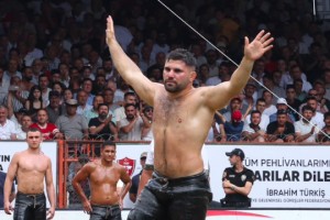 Kırkpınar’ın Başpehlivanı Erkan Taş