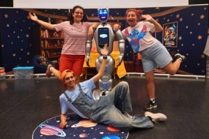 Yapay Zekâ Destekli Robot Seyircisiyle Buluştu