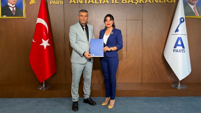 Betül Kesekler Anahtar Parti Konyaaltı İlçe Başkanlığı'na Atandı