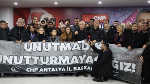 CHP İl binasında deprem şehitleri anıldı