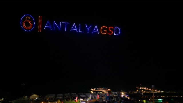 Droneli Şampiyonluk balosu