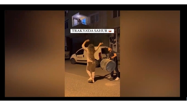 Sahur vakti göbek attı